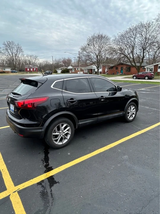 2019 Nissan Rogue - Image 6 of 13