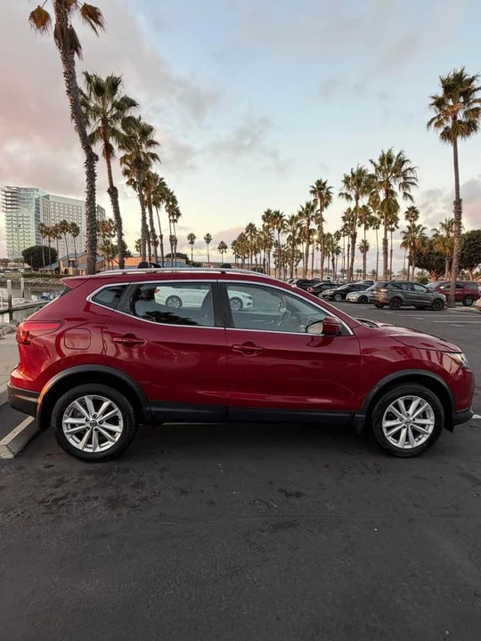 2019 Nissan Rogue - Image 5 of 6