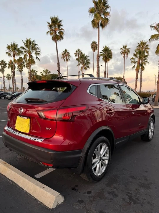 2019 Nissan Rogue - Image 2 of 6