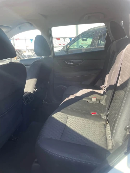 2019 Nissan Rogue - Image 8 of 10