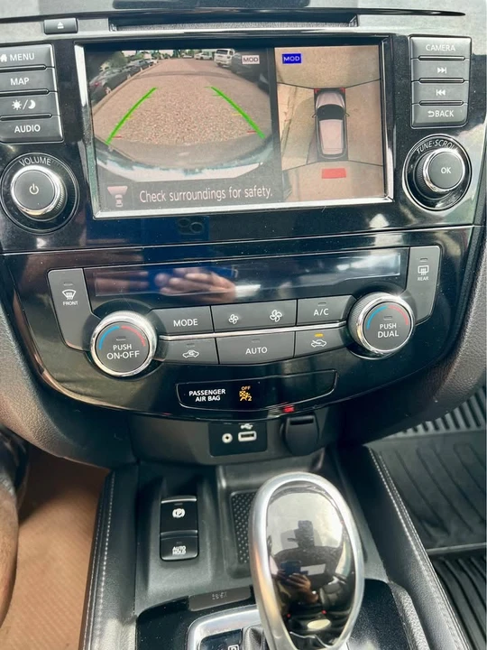 2019 Nissan Rogue - Image 16 of 20
