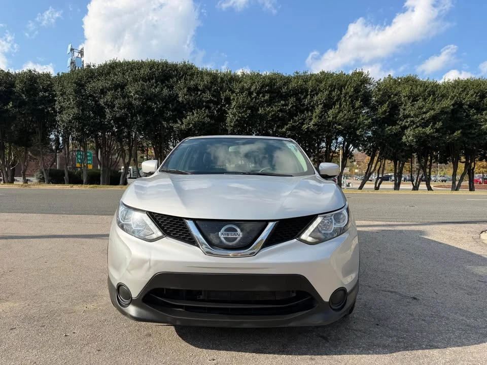 2019 Nissan Rogue - Image 2 of 16