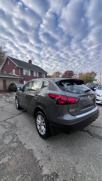 2019 Nissan Rogue - Image 5 of 14