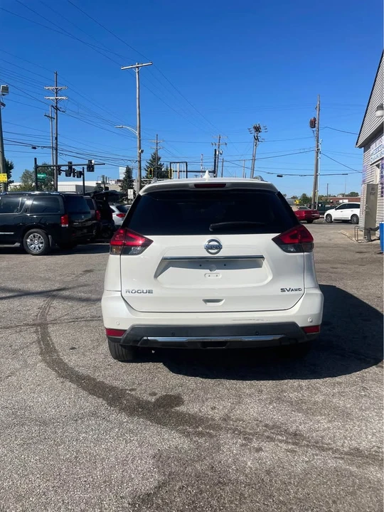 2019 Nissan Rogue - Image 4 of 10