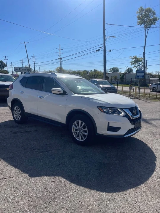 2019 Nissan Rogue - Image 2 of 10
