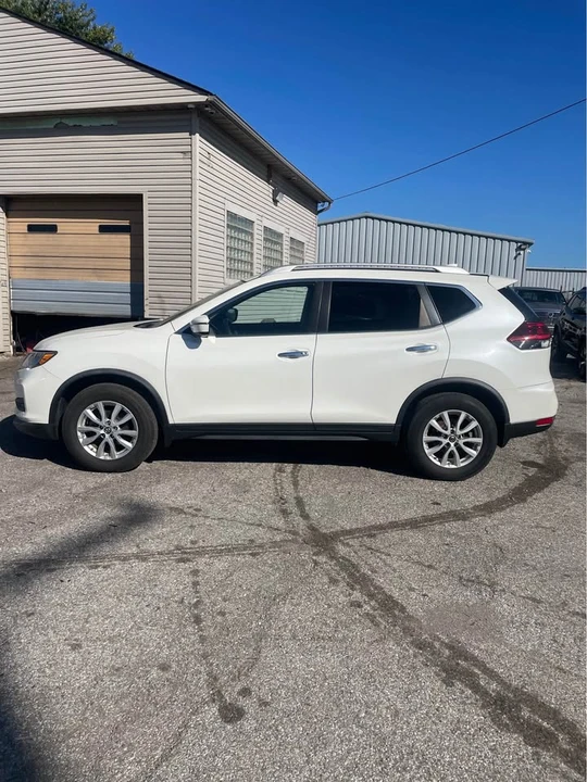 2019 Nissan Rogue - Image 3 of 10