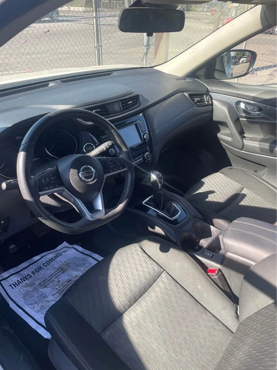 2019 Nissan Rogue - Image 7 of 10