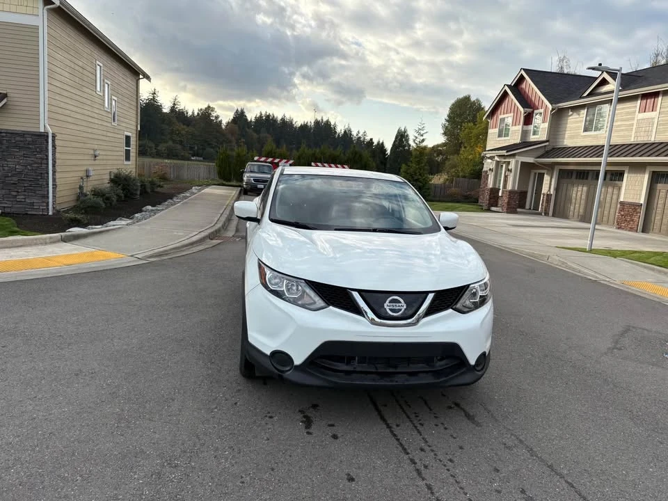 2019 Nissan Rogue - Image 2 of 15