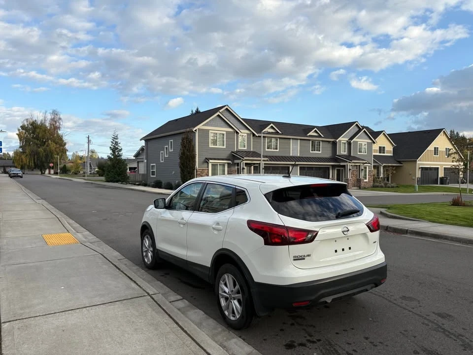2019 Nissan Rogue - Image 13 of 15