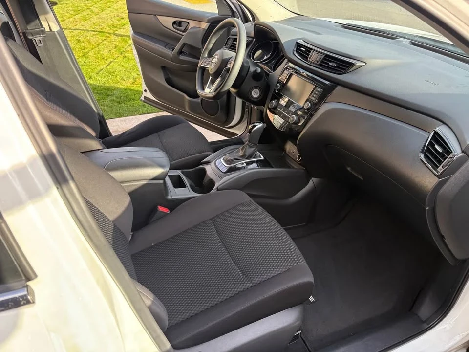 2019 Nissan Rogue - Image 9 of 15