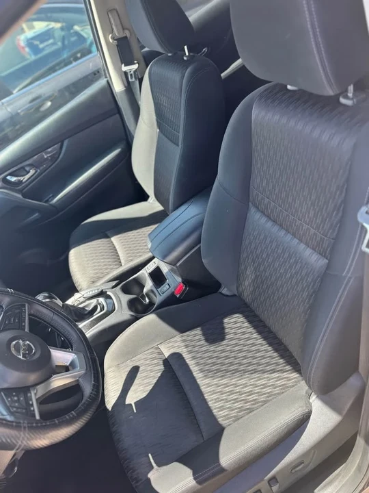 2019 Nissan Rogue - Image 9 of 10