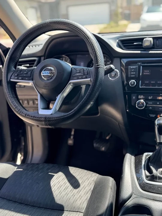 2019 Nissan Rogue - Image 6 of 10