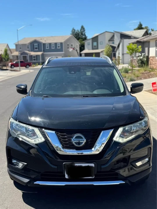 2019 Nissan Rogue - Image 2 of 10