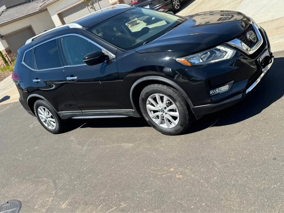 2019 Nissan Rogue - Image 3 of 10