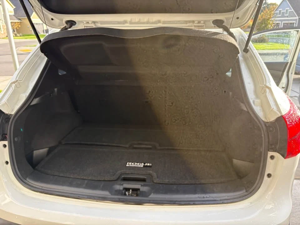 2019 Nissan Rogue - Image 10 of 15