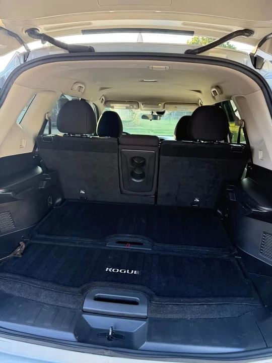 2019 Nissan Rogue - Image 9 of 11