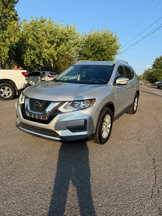 2019 Nissan Rogue - Image 2 of 11