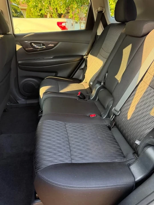 2019 Nissan Rogue - Image 8 of 11