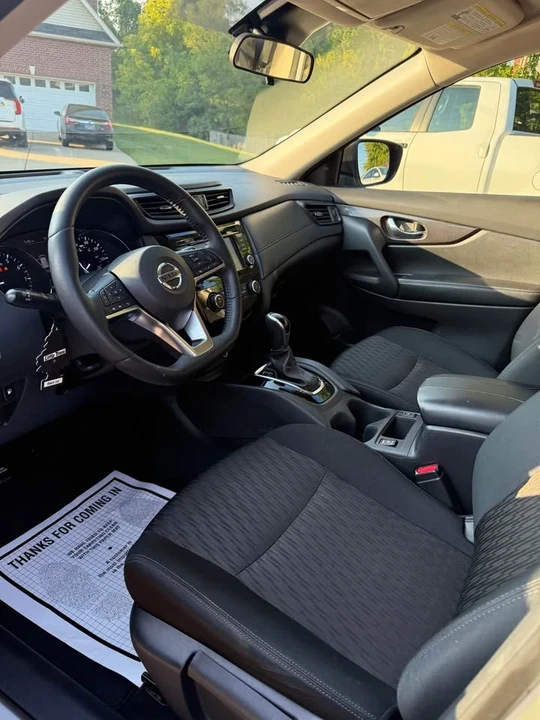 2019 Nissan Rogue - Image 5 of 11