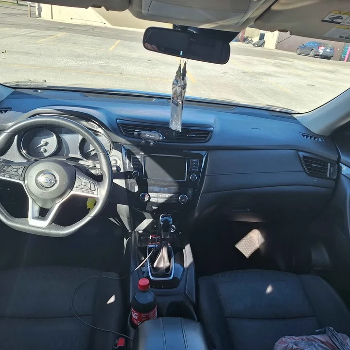 2019 Nissan Rogue - Image 6 of 8