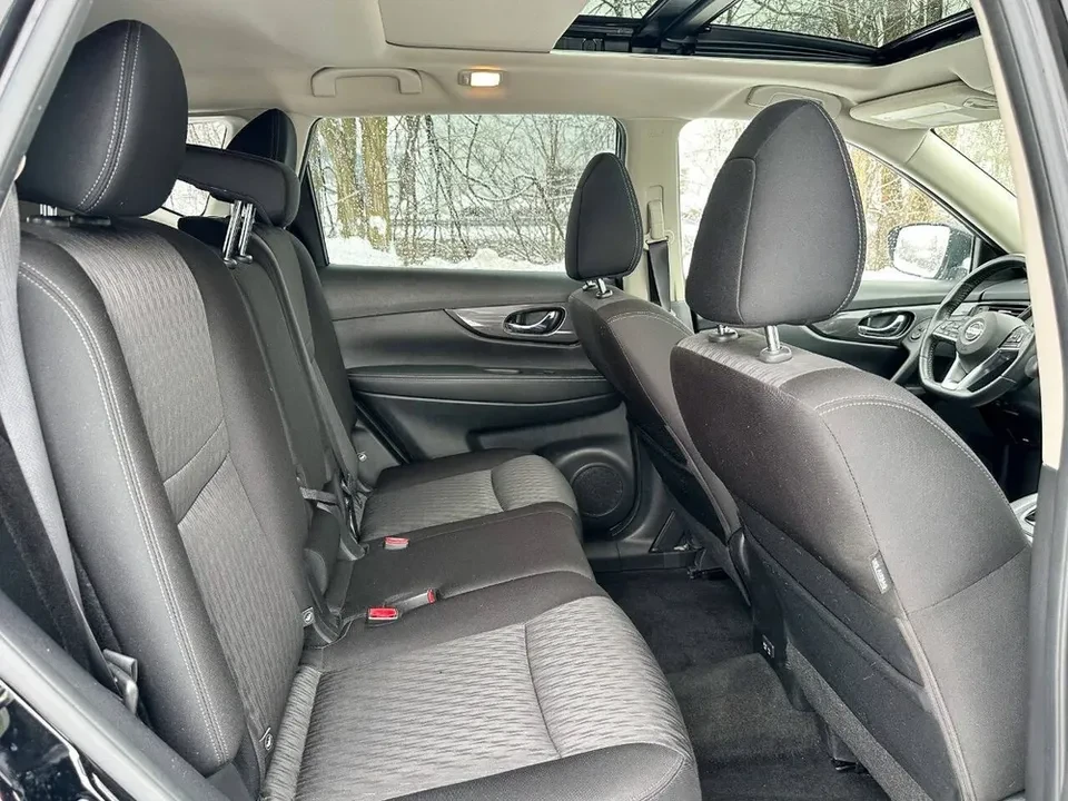 2019 Nissan Rogue - Image 18 of 20
