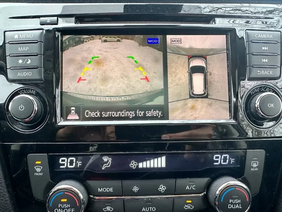 2019 Nissan Rogue - Image 10 of 20