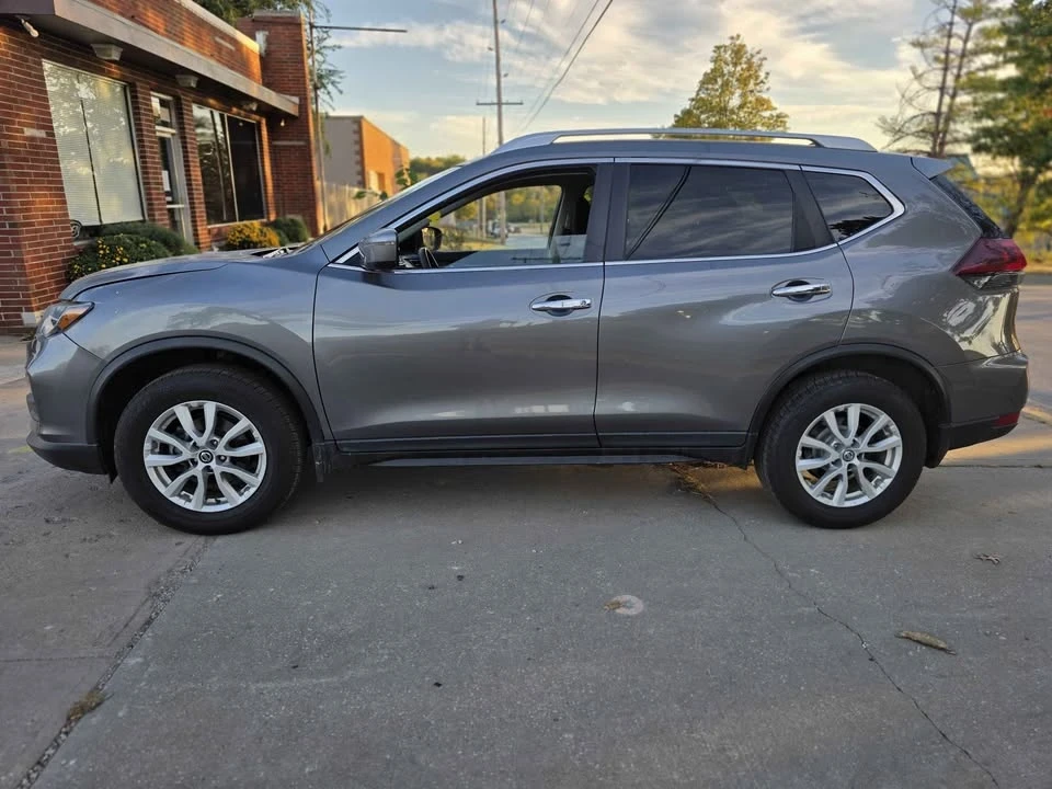 2019 Nissan Rogue - Image 3 of 9