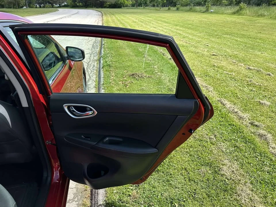 2019 Nissan Sentra 7th Gen - Image 16 of 20