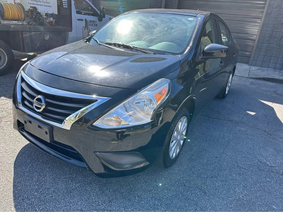 2019 Nissan Versa - Image 2 of 18