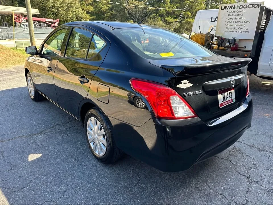 2019 Nissan Versa - Image 8 of 18