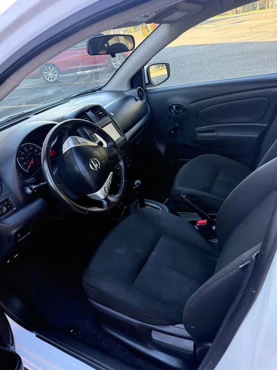 2019 Nissan Versa - Image 10 of 11