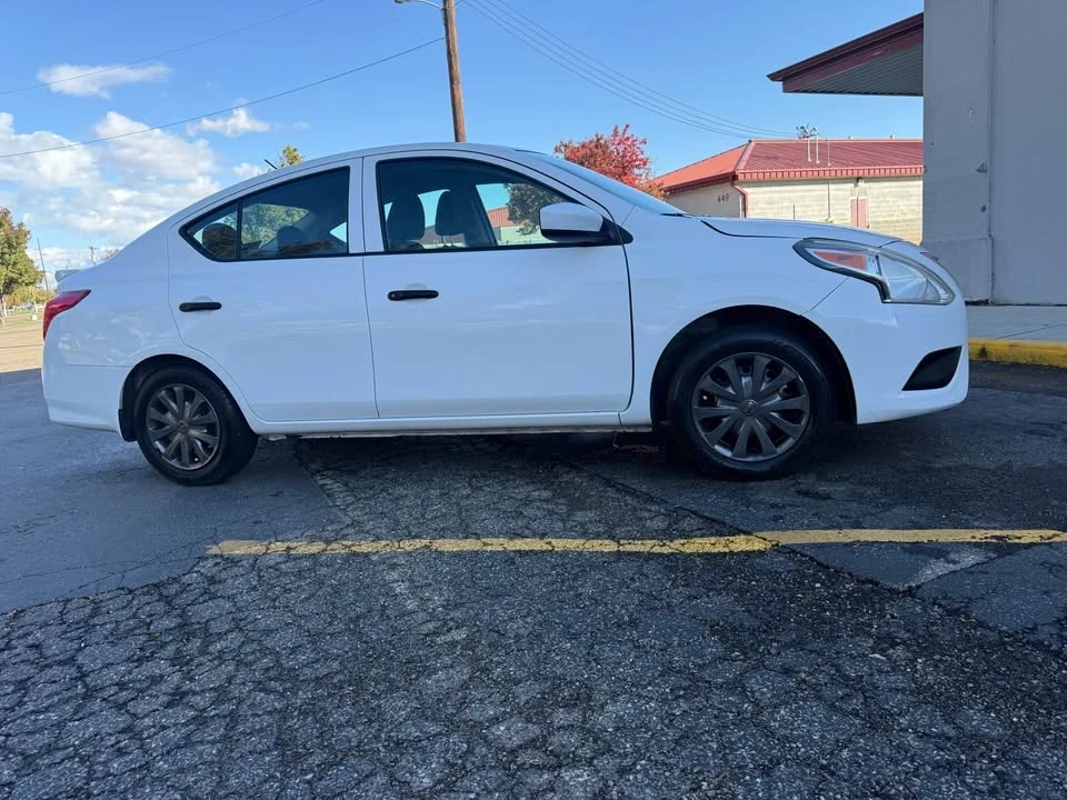 2019 Nissan Versa - Image 2 of 11