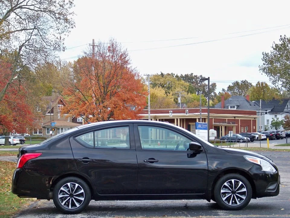 2019 Nissan Versa - Image 9 of 20