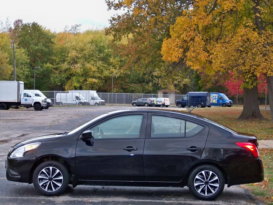 2019 Nissan Versa - Image 10 of 20