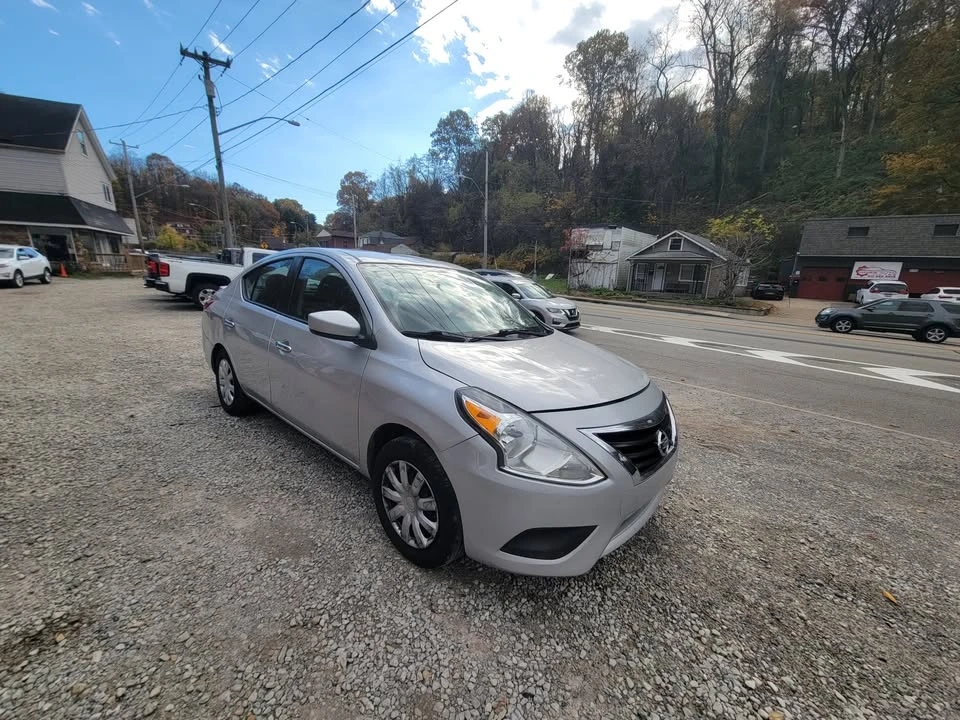 2019 Nissan Versa - Image 2 of 8