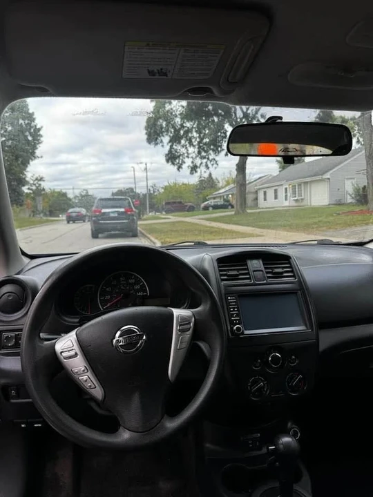 2019 Nissan Versa - Image 5 of 7