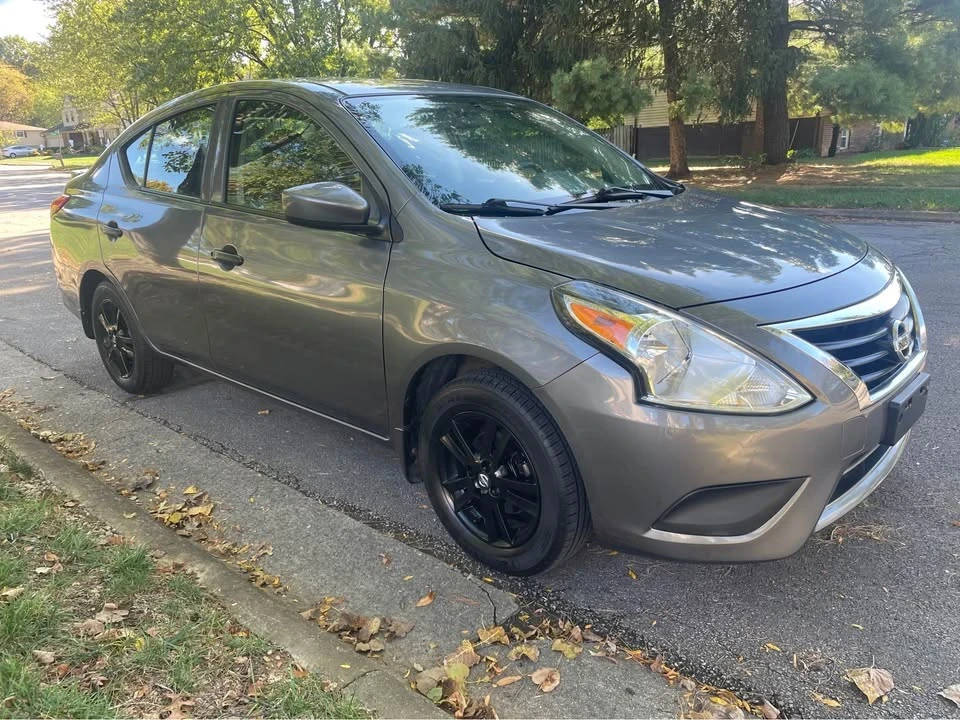 2019 Nissan Versa - Image 2 of 20