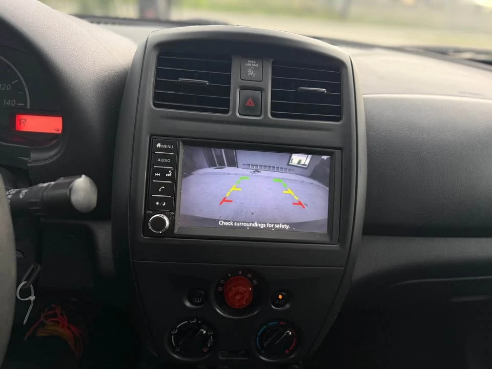 2019 Nissan Versa - Image 4 of 10
