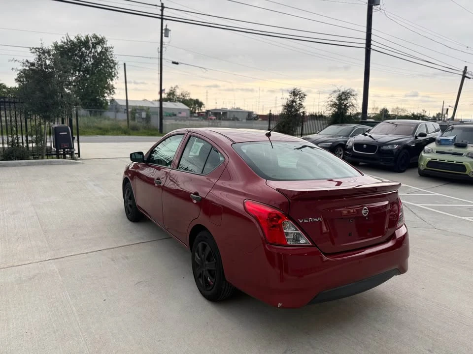 2019 Nissan Versa - Image 8 of 10