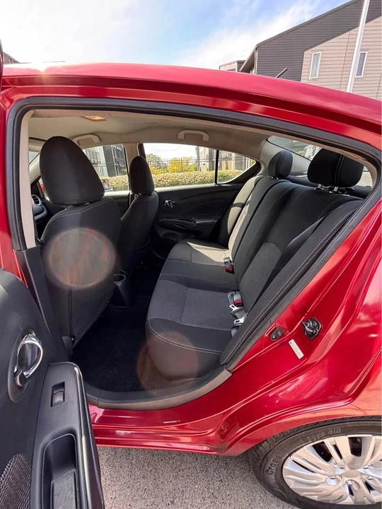 2019 Nissan Versa - Image 10 of 15