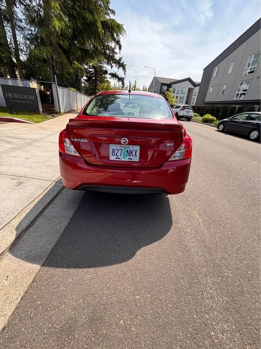 2019 Nissan Versa - Image 7 of 15