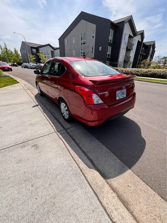 2019 Nissan Versa - Image 8 of 15