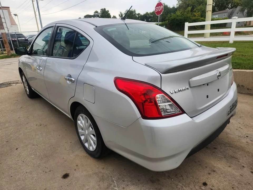 2019 Nissan Versa - Image 6 of 12