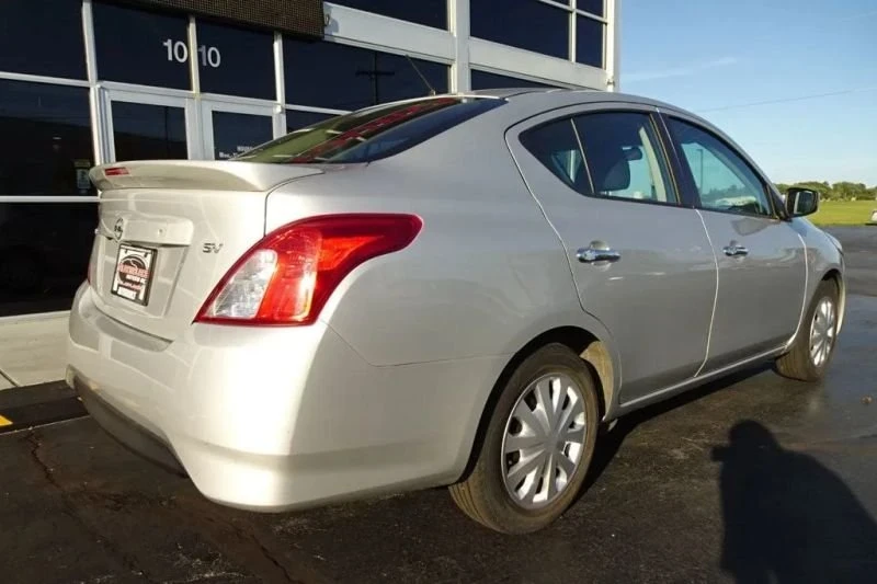 2019 Nissan Versa - Image 2 of 6