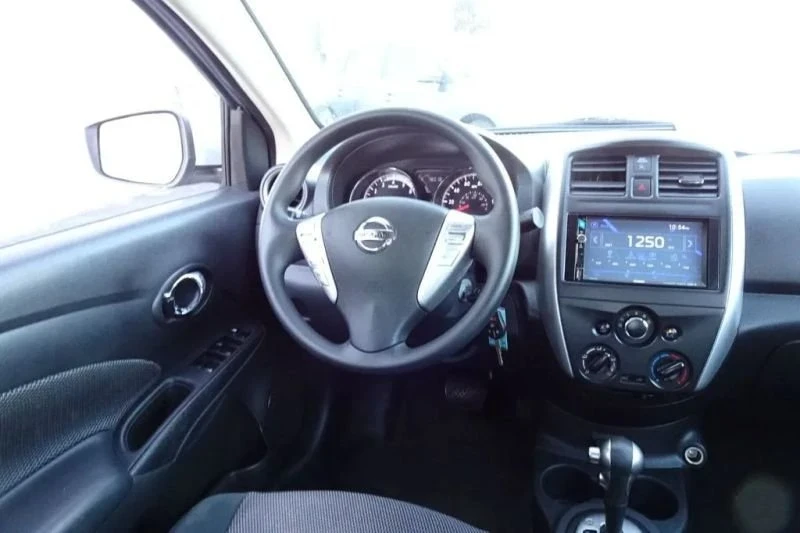 2019 Nissan Versa - Image 5 of 6