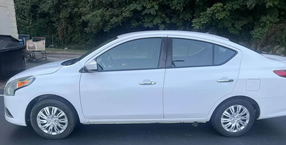2019 Nissan Versa - Image 4 of 11