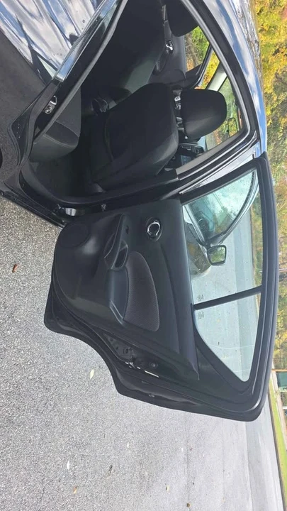 2019 Nissan Versa - Image 13 of 15
