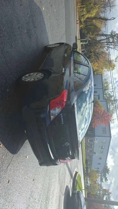 2019 Nissan Versa - Image 4 of 15