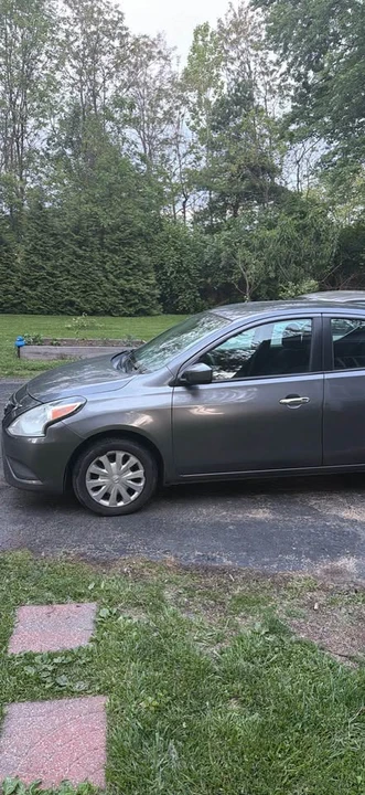 2019 Nissan Versa - Image 2 of 9