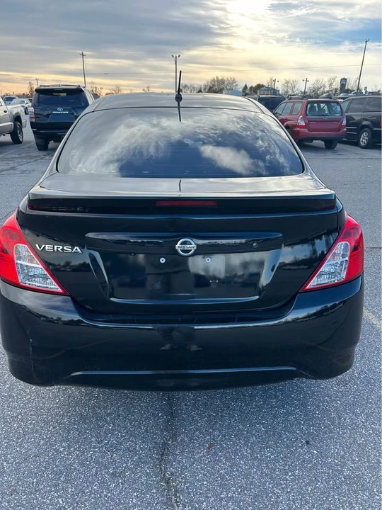 2019 Nissan Versa - Image 4 of 4